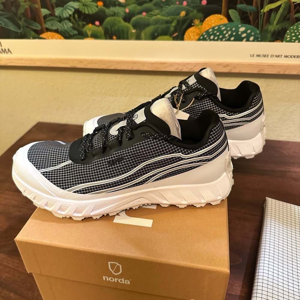 Norda 002 Black & White Men's Athletic Trail Sneakers